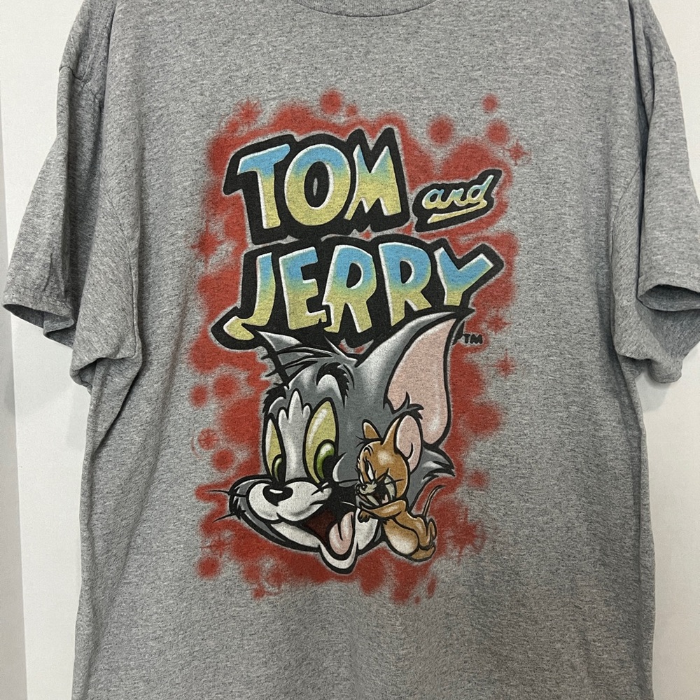 Tom and Jerry Graphic Tee - Gray 90s Streetwear